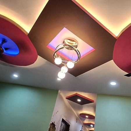 Hotel Pragya International à Bénarès Extérieur photo