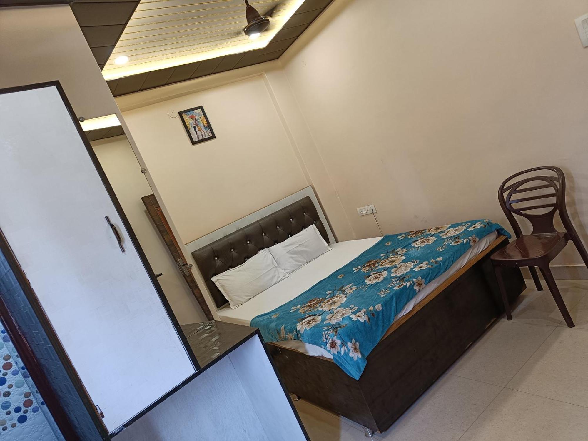 Hotel Pragya International à Bénarès Extérieur photo